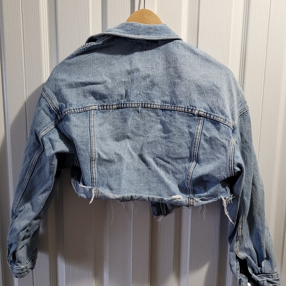 Cropped Jean Jacket - Picture 3 of 4